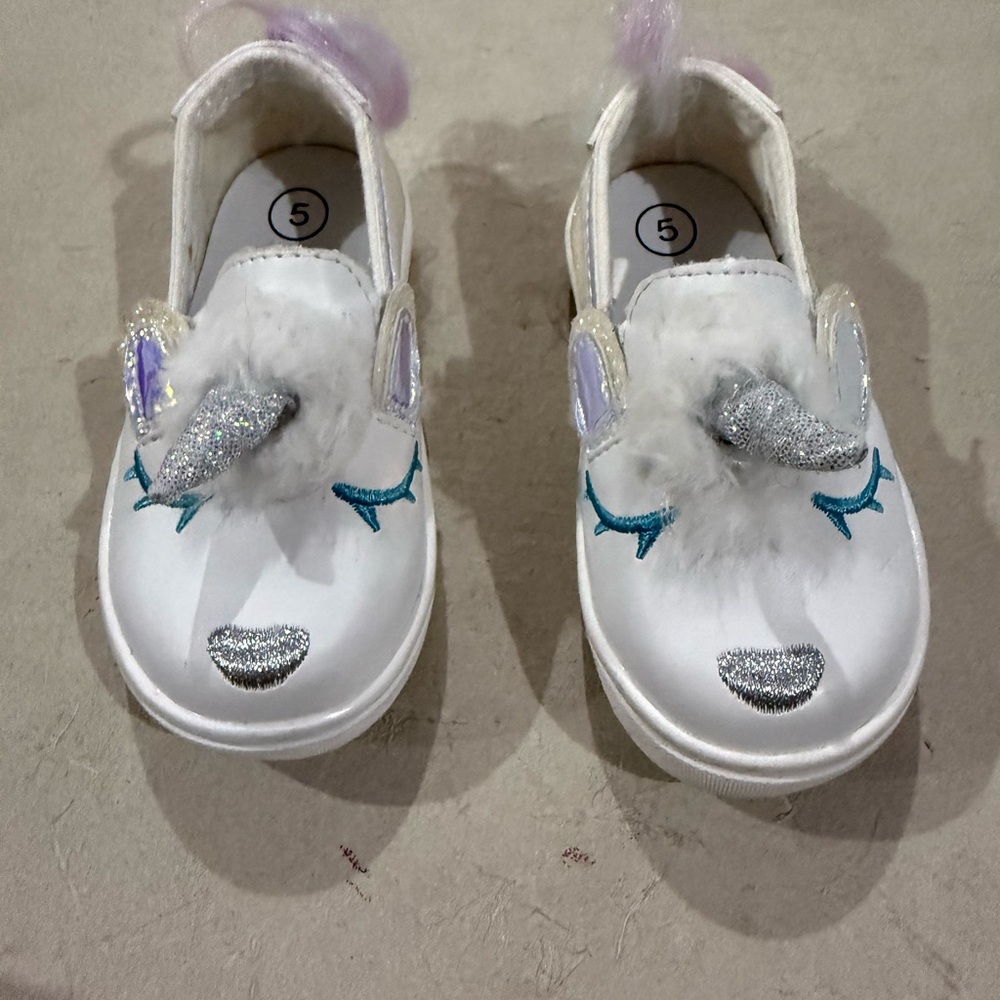 Cat & Jack Toddler White Unicorn Slip-On Shoes with Silver Glitter Horn
